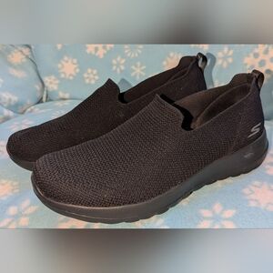 Skechers GoWalk Joy Slip On Sneakers, Black, Size 11, Style #124686 Low Mileage!